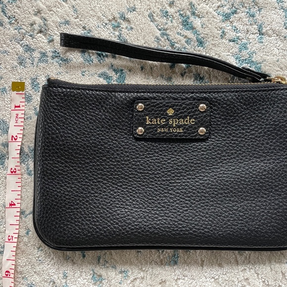 Kate Spade wristlet - Picture 6 of 6